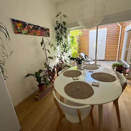 Charming 2 Bedroom House Beautiful Garden And Patio Daire