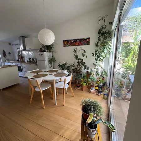 Charming 2 Bedroom House Beautiful Garden And Patio Daire Lille