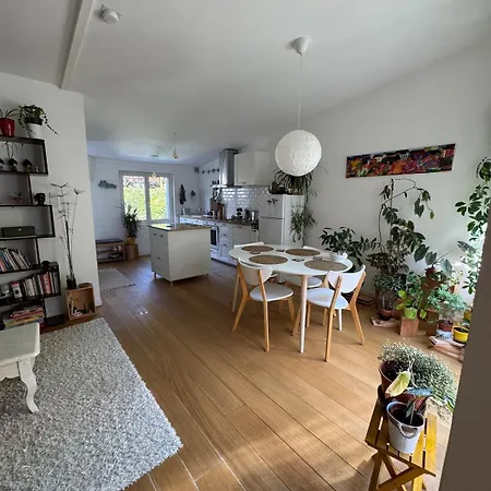 Charming 2 Bedroom House Beautiful Garden And Patio Lille