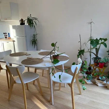 Daire Charming 2 Bedroom House Beautiful Garden And Patio *