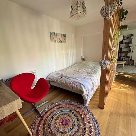 Charming 2 Bedroom House Beautiful Garden And Patio