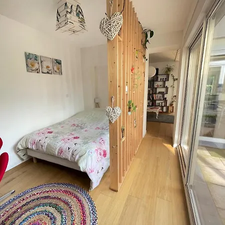 Charming 2 Bedroom House Beautiful Garden And Patio Lille